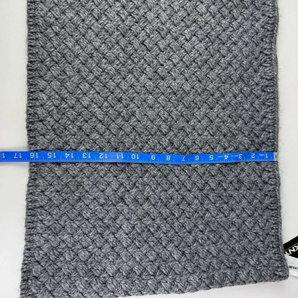 NWT DKNY Donna Karan New York Gray Knit Infinity Scarf Neck Warmer Cowl One Size